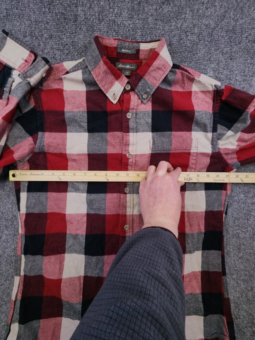 Eddie Bauer Relaxed Fit Men's Medium Red Plaid Flannel Long Sleeve Button Up - Picture 4 of 9